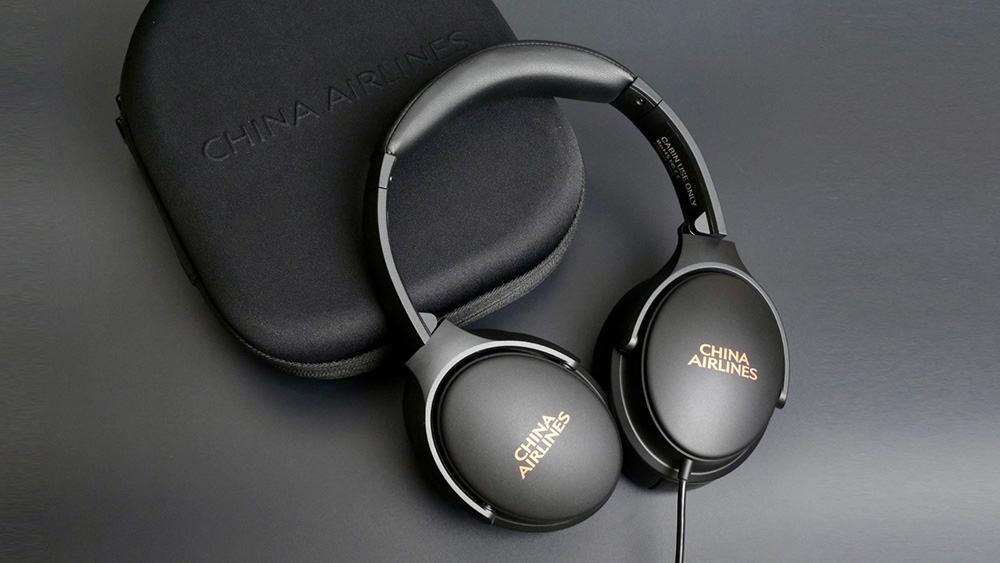 Active noise reduction headphones