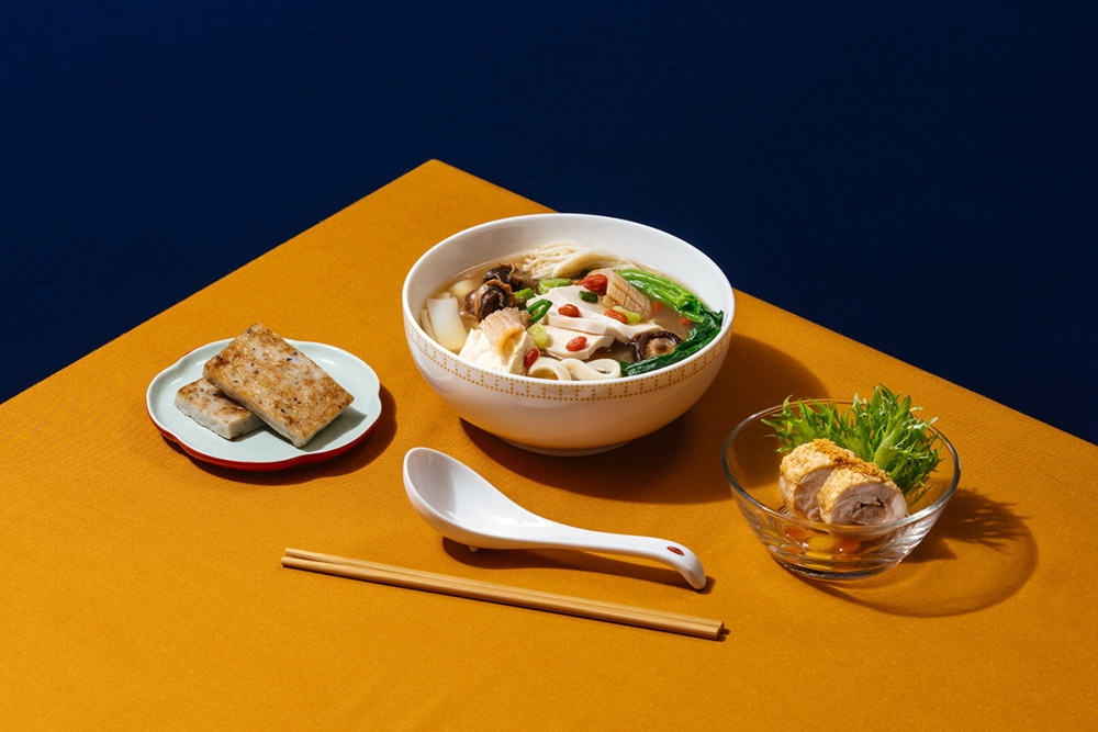 onboard-dining-detail-moonmoon-1000x667-3