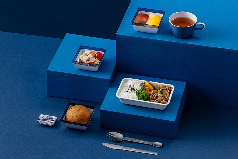 onboard-dining-detail-moonmoon-1000x667-6