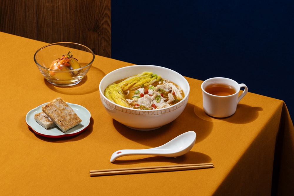 onboard-dining-detail-moonmoon-1000x667-4